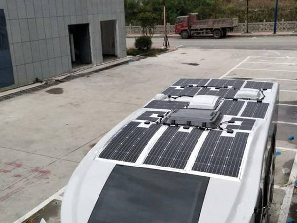 Solució de bateries solars i de liti de caravana